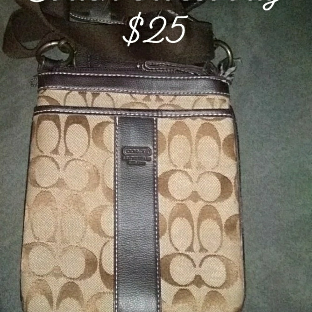 Purses/Handbags - Picture 8 of 8